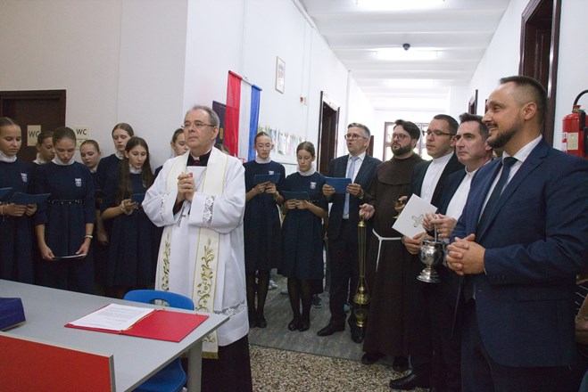 Svečano otvorena i blagoslovljena Katolička osnovna škola Svetoga Josipa u Čakovcu